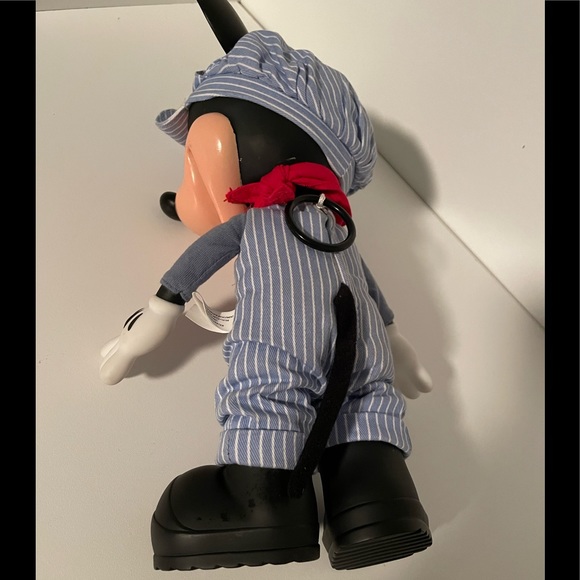 Train Conductor Mickey Mouse - Picture 4 of 6